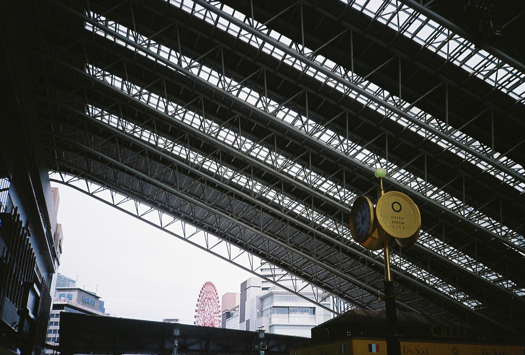 Osaka 駅